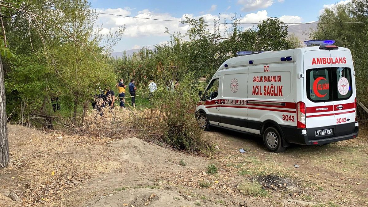 21 yaşındaki genç, elma bahçesinde ölü bulundu
