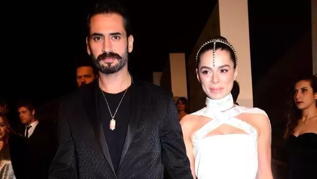 6 aylık hamile Özge Özpirinçci ve Burak Yamantürk evlendi