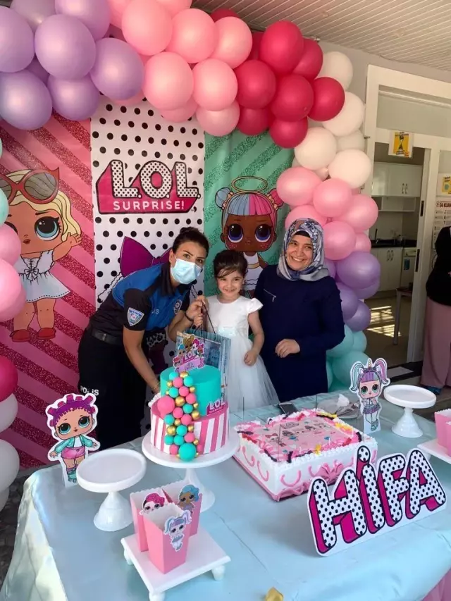 Adana'da polis, 15 Temmuz şehidi Ahmet Oruç'un kızının doğum gününü kutladı