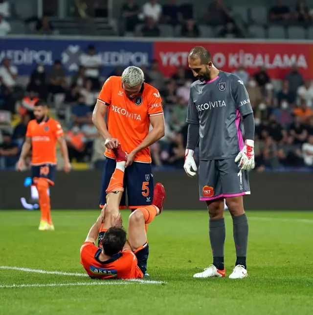 Süper Lig: Medipol Başakşehir: 2 - Fenerbahçe: 0 (Maç sonucu)
