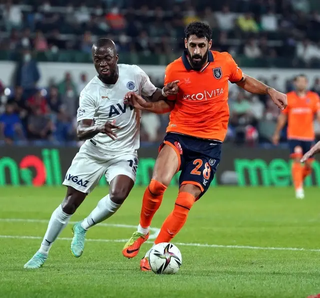 Süper Lig: Medipol Başakşehir: 2 - Fenerbahçe: 0 (Maç sonucu)