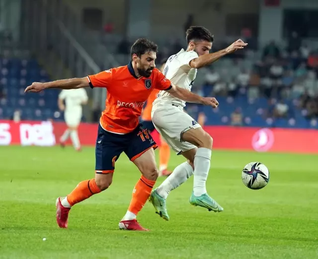 Süper Lig: Medipol Başakşehir: 2 - Fenerbahçe: 0 (Maç sonucu)