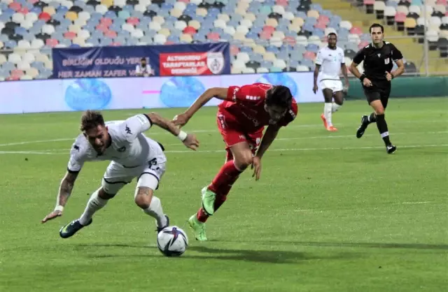 Denizlispor öne geçtiği maçta 3 puanı bıraktı