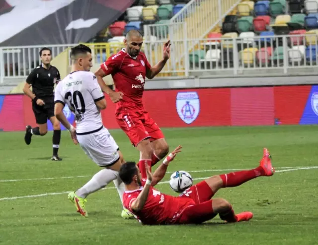 Denizlispor öne geçtiği maçta 3 puanı bıraktı