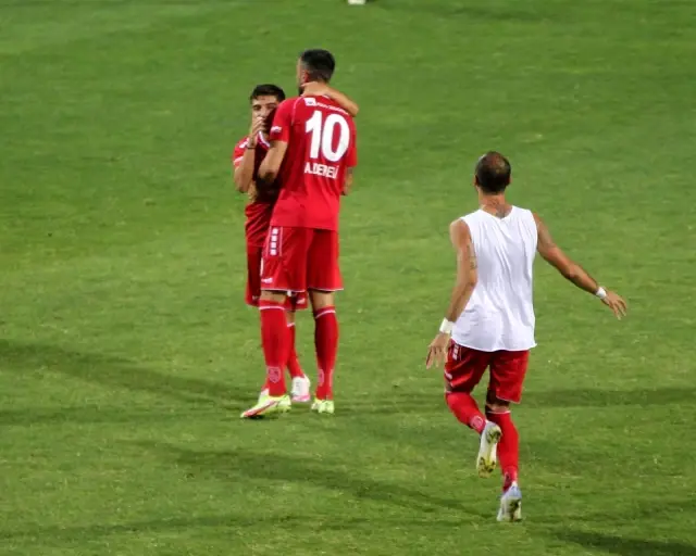 Denizlispor öne geçtiği maçta 3 puanı bıraktı
