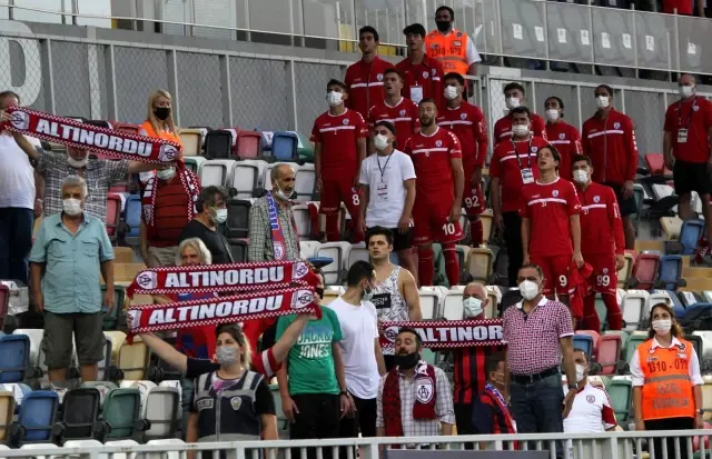 Denizlispor öne geçtiği maçta 3 puanı bıraktı
