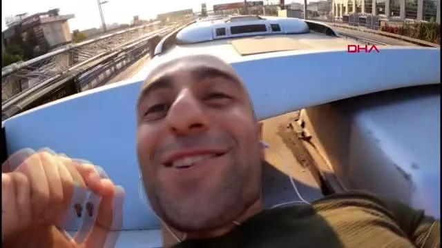 Son dakika haberi | 'TIK' UĞRUNA BU SEFER METROBÜS ÜSTÜNDE 15 TEMMUZ ŞEHİTLER KÖPRÜSÜ'NÜ GEÇTİ