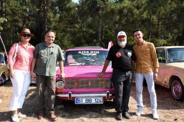 100 klasik otomobil Bilecik'te buluştu
