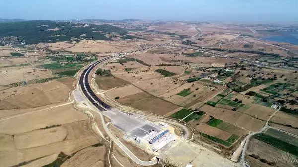 1915 ÇANAKKALE KÖPRÜSÜ YOLU İÇİN 6 TABLİYE MONTAJI KALDI