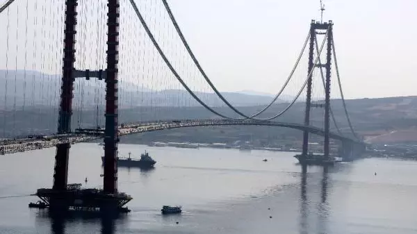 1915 ÇANAKKALE KÖPRÜSÜ YOLU İÇİN 6 TABLİYE MONTAJI KALDI