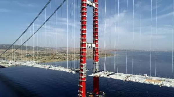 1915 ÇANAKKALE KÖPRÜSÜ YOLU İÇİN 6 TABLİYE MONTAJI KALDI