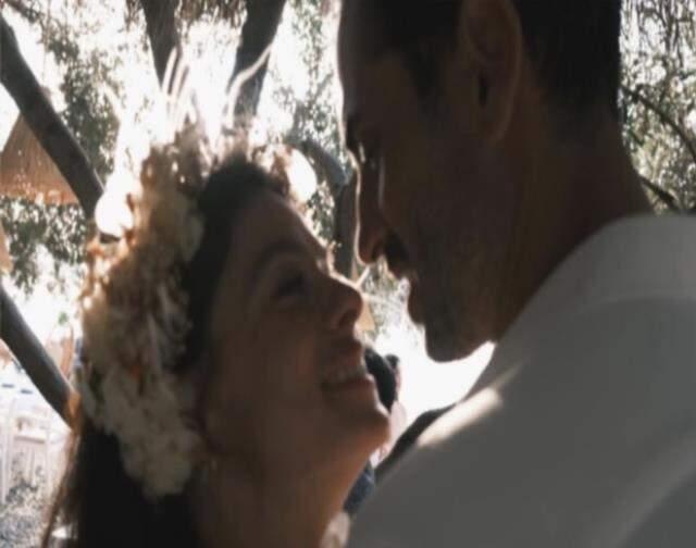 6 aylık hamile Özge Özpirinçci ve Burak Yamantürk evlendi