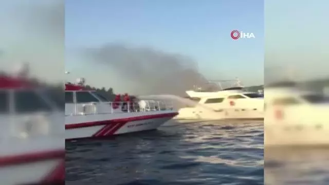 Bebek'te tekne yangını: Dumanlar kilometrelerce uzaktan görüldü