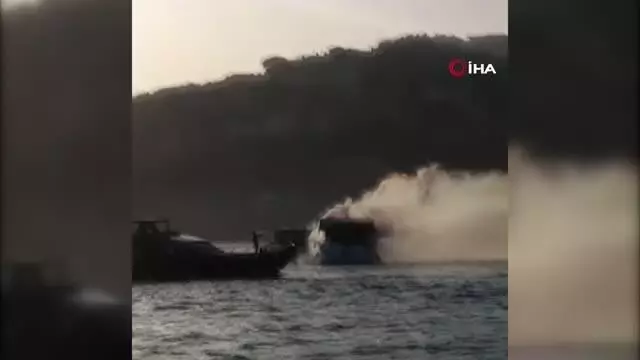 Bebek'te tekne yangını: Dumanlar kilometrelerce uzaktan görüldü