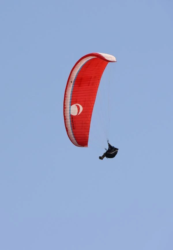 SPOR Burdur'da Yamaç Paraşütü Hedef Yarışması