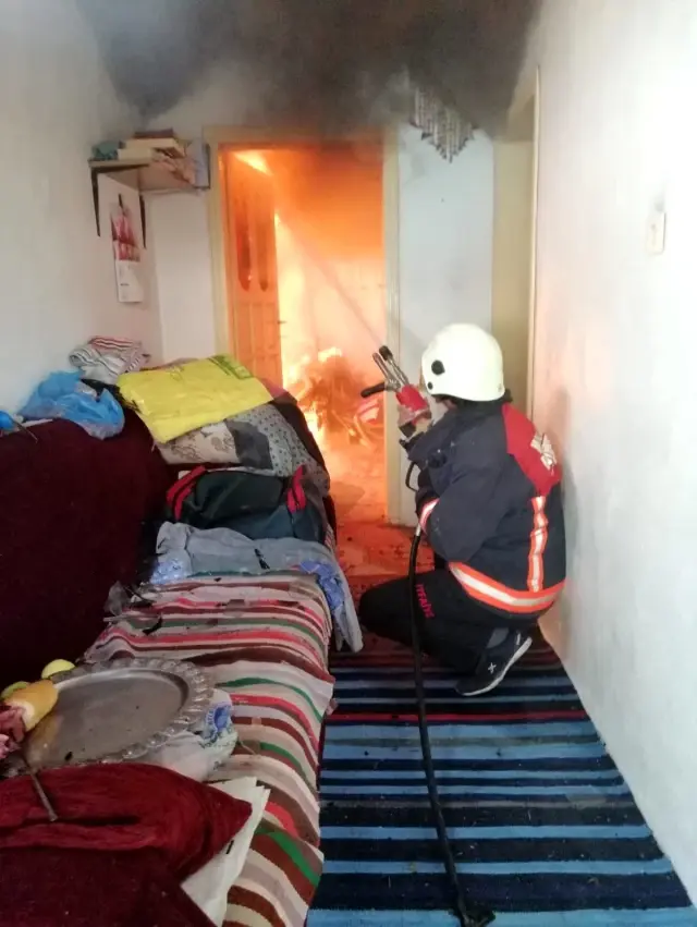 Darende'de ev yangını korkuttu