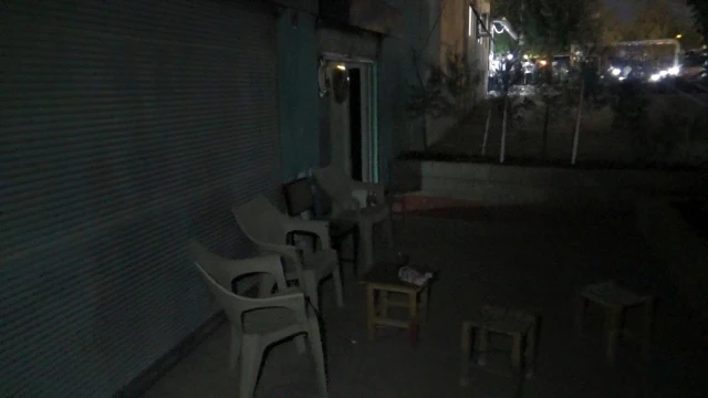 Diyarbakır'da emlakçı dükkanına silahlı saldırı: 2 yaralı