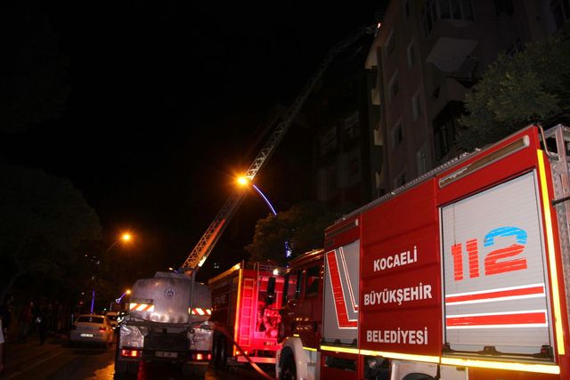 gebze de 7 katli binada korkutan yangin 5 14408810 o