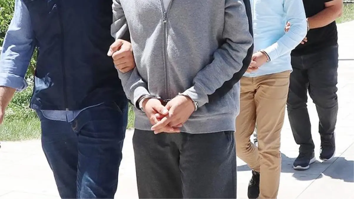 İstanbul'da FETÖ operasyonu! 5 komiser yardımcısı ile 1 polis gözaltında