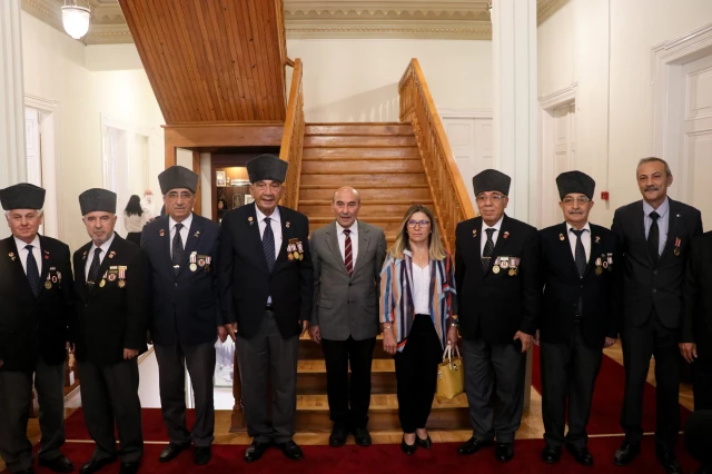 İzmir'de şehit aileleri ve gazi dernekleri Vali Köşger ve Büyükşehir Belediye Başkanı Soyer'i ziyaret etti