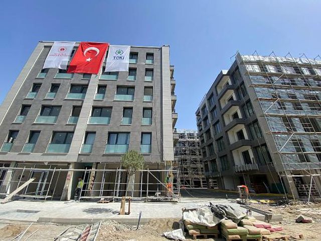İZMİR'DE YENİ KONUTLARIN TESLİMİ, DEPREMİN YIL DÖNÜMÜNDE