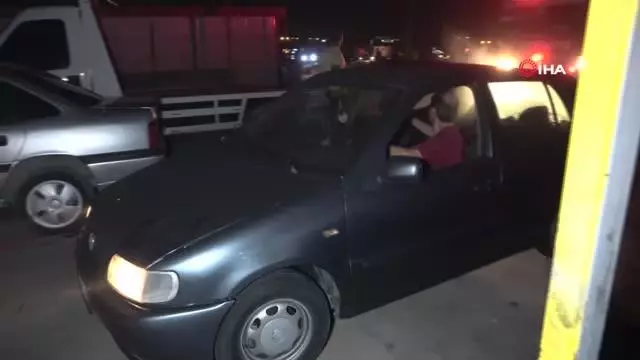 Son dakika 3. sayfa: Lastikçide çıkan yangında 5 aracı alevlerin arasından çıkarttılar