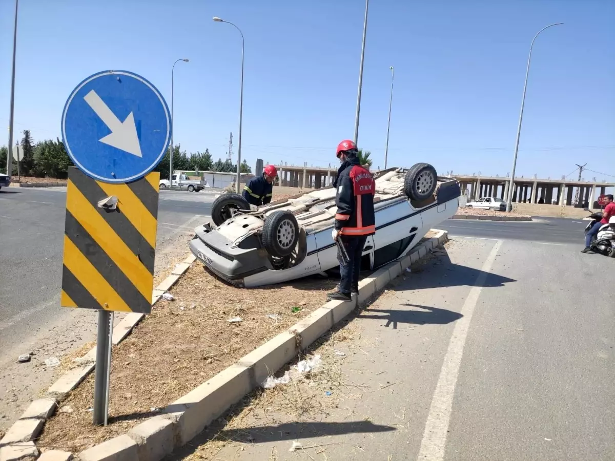 Şanlıurfa'da devrilen otomobilin sürücüsü yaralandı