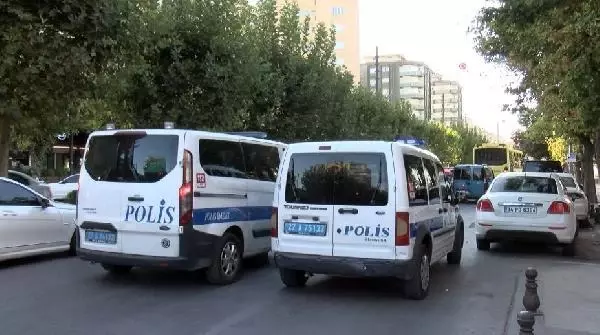 6 KATLI İŞ MERKEZİNİN TERASINDA YANGIN