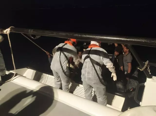 Aydın'da Türk kara sularına geri itilen 158 kişi kurtarıldı