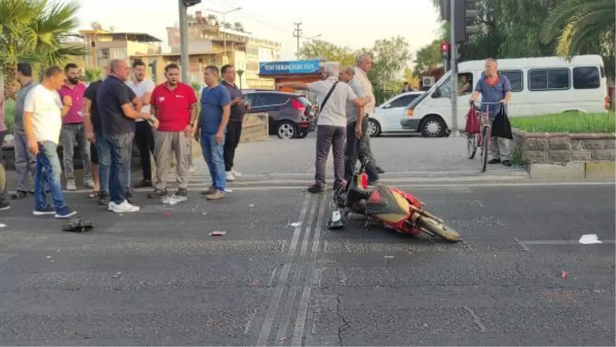 Bisiklet sürücüsüne çarpıp kaçan ehliyetsiz sürücü, kırık dikiz aynasından yakalandı