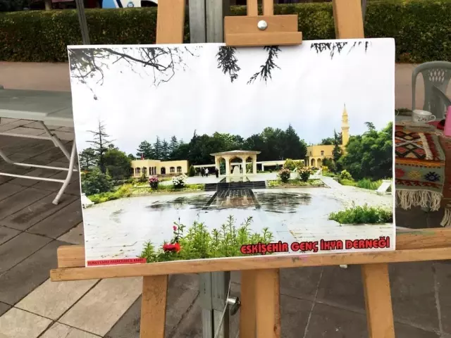Eskişehir İhya Derneği açtığı sergide Yunus Emre'yi anlatıyor