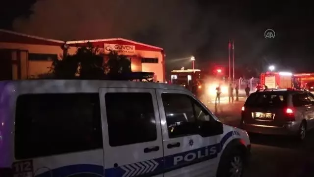 Son dakika... Geri dönüşüm fabrikasında çıkan yangın söndürüldü