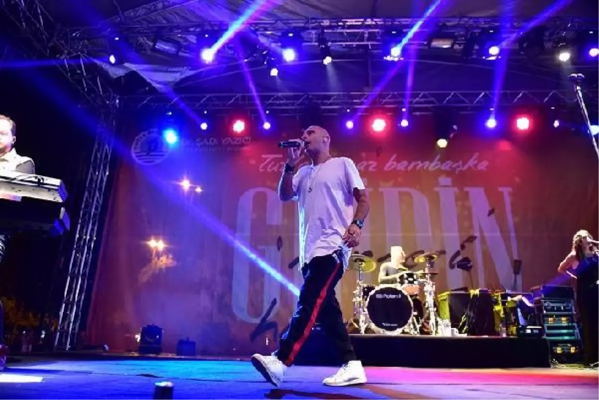 Gripin Tuzla'da sevenleriyle buluştu