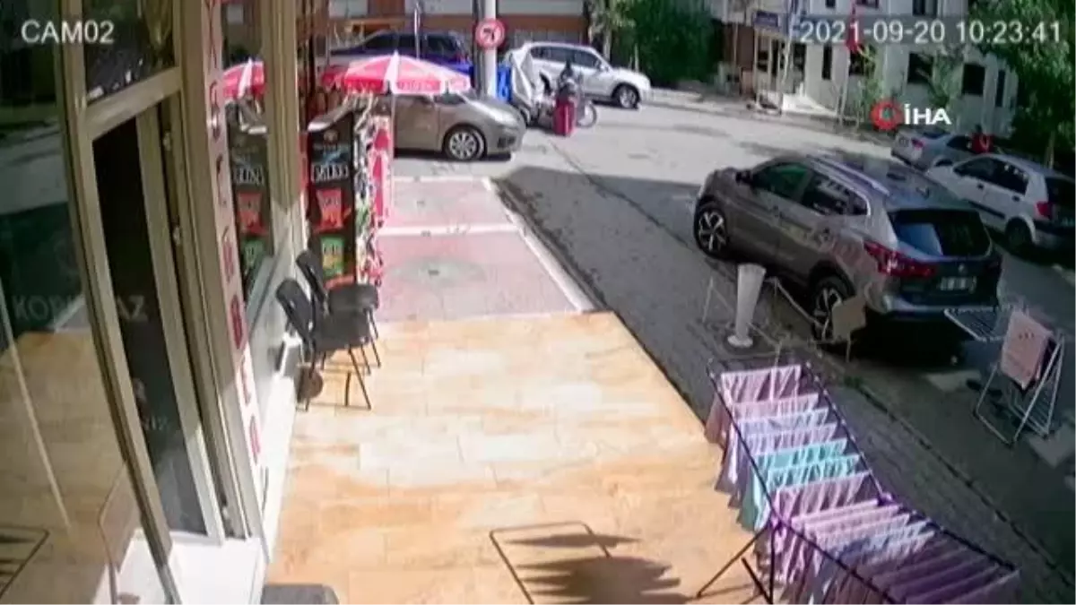 Hasta kediyi torbaya koyup çaldılan şüpheli kadın kameraya böyle yansıdı
