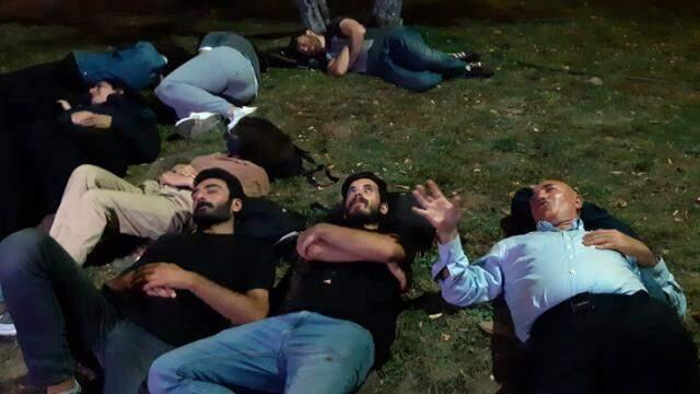 Kalacak yer bulamayan üniversite öğrencileri 'Barınamıyoruz Hareketi' başlattı Kalacak yer bulamayan üniversite öğrencileri 'Barınamıyoruz Hareketi' başlattı