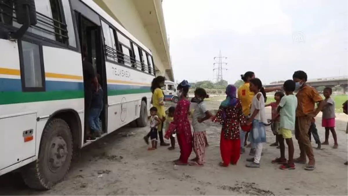 Son dakika haberi... YENİ DELHİ - Hindistan'da ekonomik imkanları kısıtlı çocuklar için 'gezici okul'