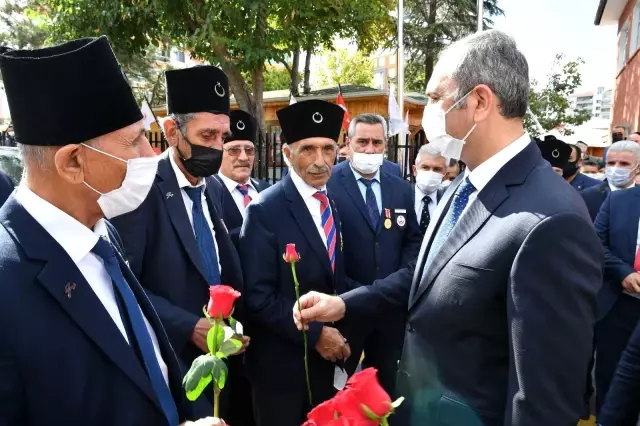 Son dakika: Bakan Gül: Türkiye, terör örgütlerini dize getirebilecek güçtedir