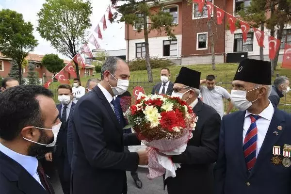 Son dakika: Bakan Gül: Türkiye, terör örgütlerini dize getirebilecek güçtedir