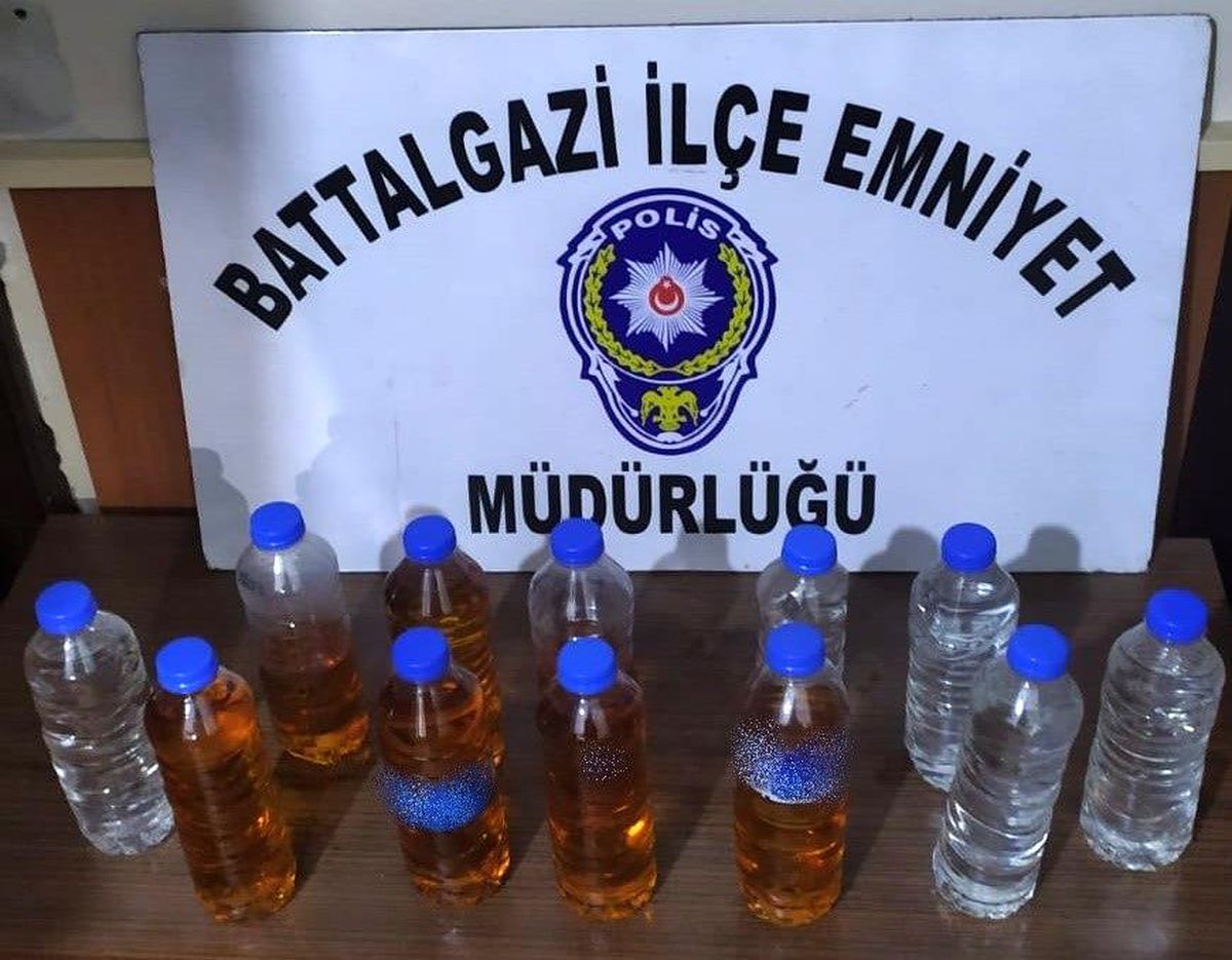 Bir araçtan 10 litre sahte alkol ele geçirildi