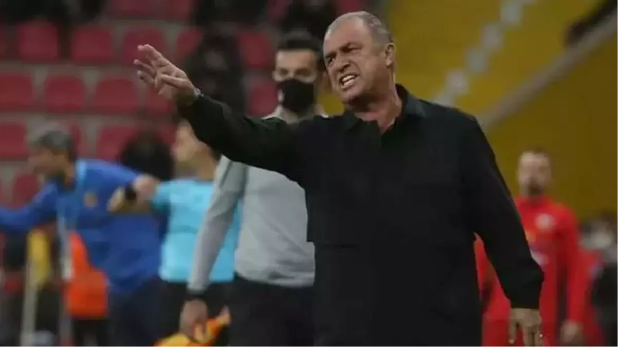 Canlı yayında Hikmet Karaman'a imada bulunan Fatih Terim, taraftarına umut saçtı