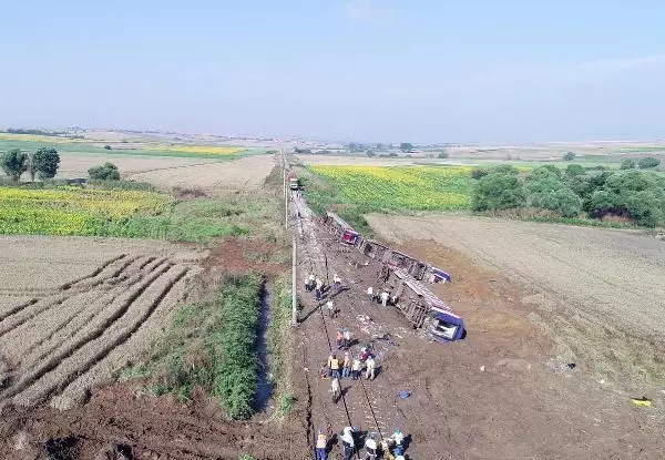 Çorlu'daki tren kazasında yaralanan 3 yolcuya 1,5 milyon TL tazminat