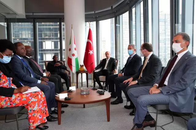 Cumhurbaşkanı Erdoğan, New York'ta Burundi Cumhurbaşkanı Ndayishimiye ile bir araya geldi