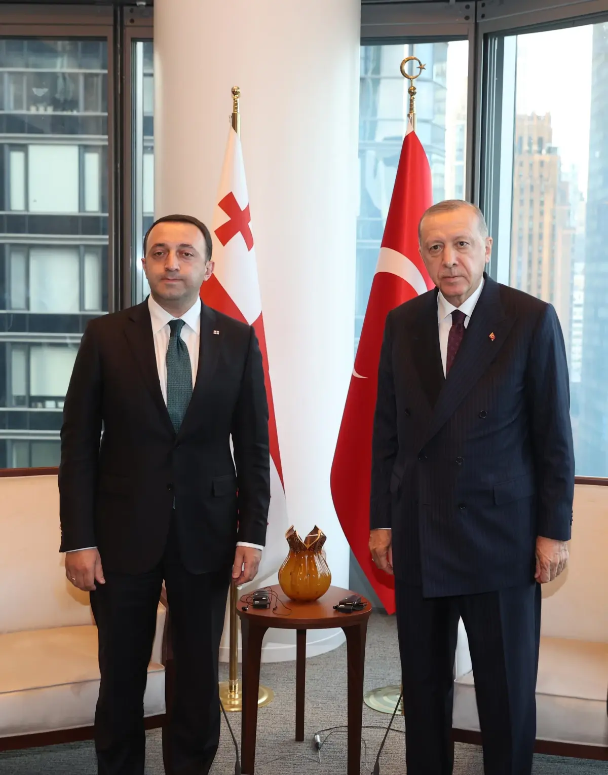 Son dakika haberi! Cumhurbaşkanı Erdoğan, New York'ta Gürcistan Başbakanı Garibaşvili'yi kabul etti.