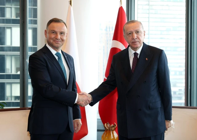 Cumhurbaşkanı Erdoğan, Polonya Cumhurbaşkanı ile bir ortaya geldi