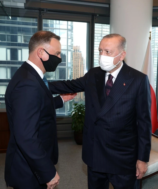 Cumhurbaşkanı Erdoğan, Polonya Cumhurbaşkanı ile bir ortaya geldi