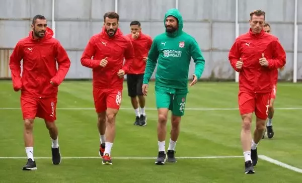 Sivasspor'da Fatih Karagümrük mesaisi başladı