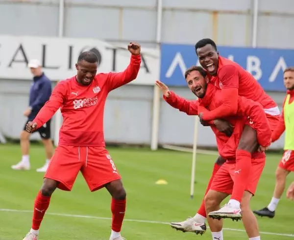 Sivasspor'da Fatih Karagümrük mesaisi başladı