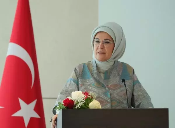 Emine Erdoğan'dan kadınlara sürdürülebilir dünya inşa edelim çağrısı