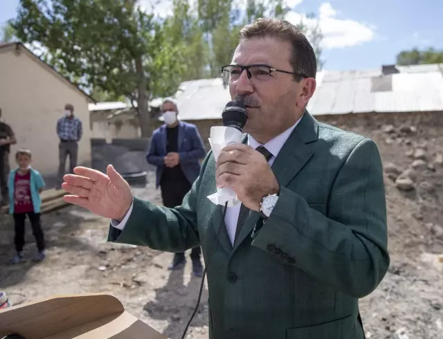 20 milyon liraya yapılacak 5 yeni okulun ikisinin temeli atıldı