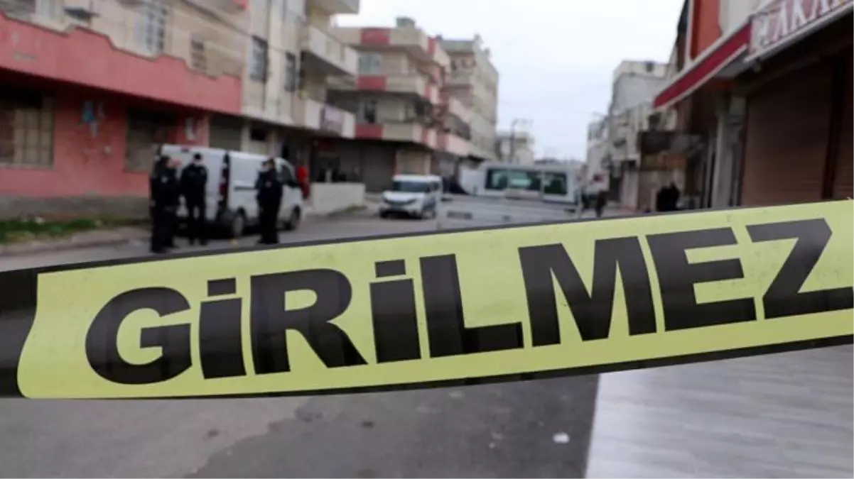 Eterle bayılttığı boşanma aşamasındaki eşini ''İt gibi gebereceksin'' deyip bıçakladı, sabaha kadar başında ölmesini bekledi